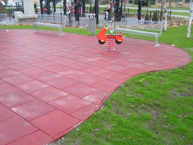 Gumijasta pločevina Igrišče rdeča 30x500x500mm
