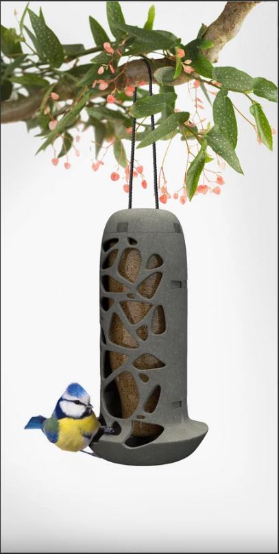 Ptičja krmilnica TARA 100 % reciklirana, za sive debele kroglice, z reciklirano vrvjo