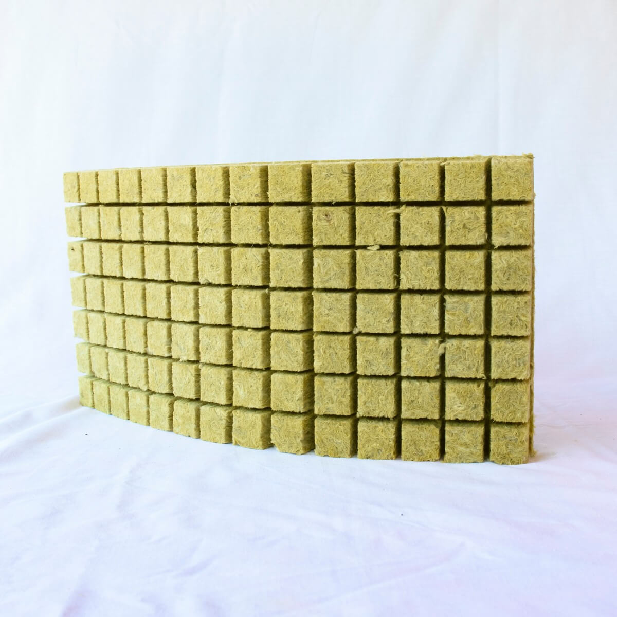 Deska iz kamene volne 3x3 cm (42 kock)