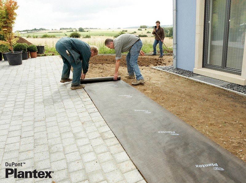 Geotekstil črne barve DuPont™ Plantex® Premium 68g/m2 2x50 m